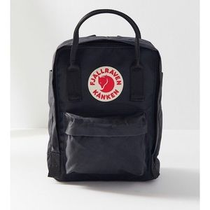 Black Fjallraven Kanken Mini